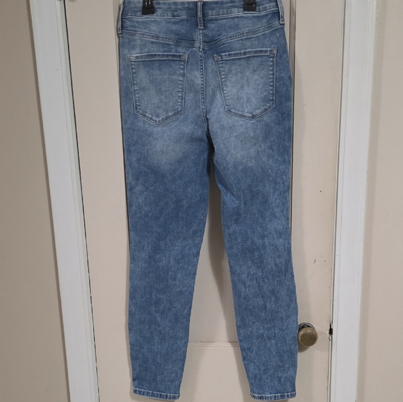 Simply Vera Wang Light Blue Skinny Jeans Size 8. - Picture 3 of 4